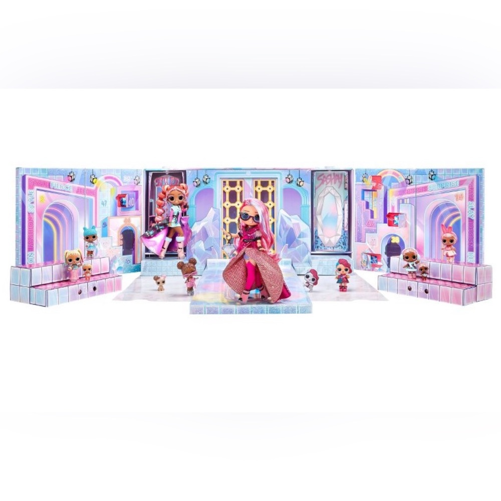 L.O. L. Surprise! Fashion Show Mega Runway Playset